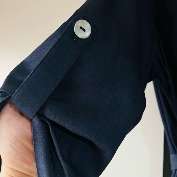 Dress barn knee length navy dress size 16 with belt and even has pockets. - Picture 3 of 4